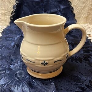 Longaberger Woven Traditions Classic Blue 32 oz. Juice pitcher. Signed 1990